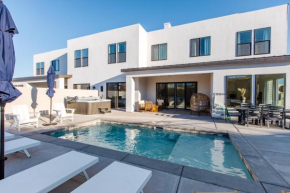 Red Rock Place with Private Pool Hot Tub